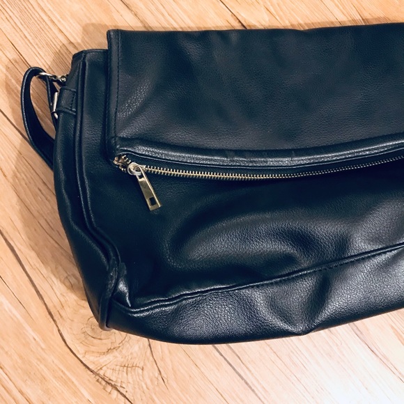 Kelly & Katie Crossbody Foldover Bag - Picture 7 of 11